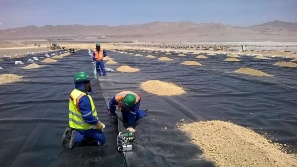 Máquinas Leister para soldadura de geomembranas PEAD y PVC en Paraguay. Automáticas, extrusoras y sopladores con calidad garantizada.