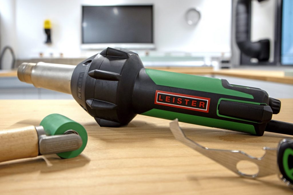 O-TRIAC-e-muito-popular-na-instalacao-de-pisos-termoplasticos-1024x683