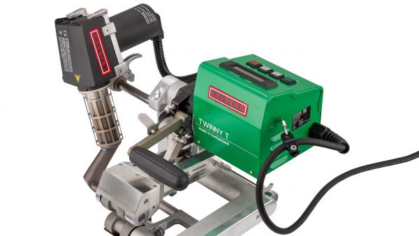 Máquina automática Leister TWINNY T empleada para soldaduras superiores y uniones duraderas en geomembranas dentro de túneles ferroviarios