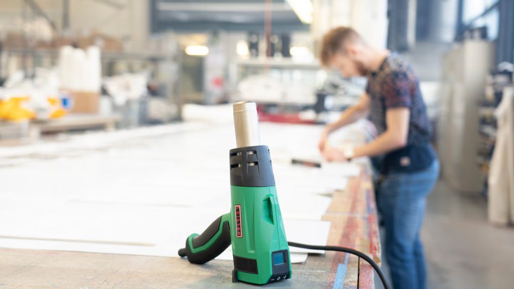 Herramienta manual industrial de aire caliente Leister SOLANO AT, lista para soldadura y procesamiento de materiales