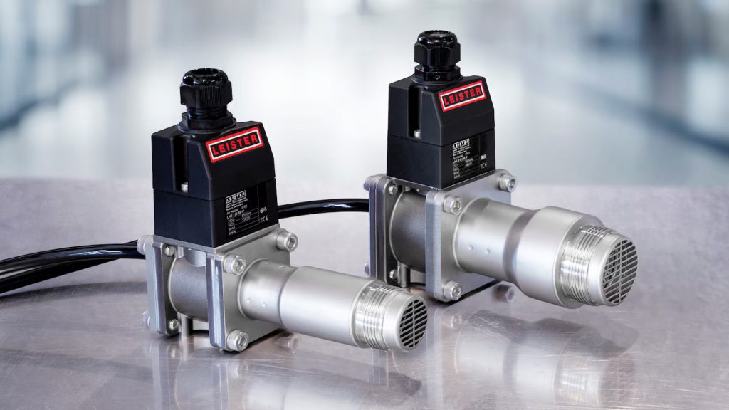 Calentadores de aire comprimido Leister LHS (modelos LHS 210 P y LHS 410 P) para procesos industriales de hasta 6 bar, compactos y sin ventilador