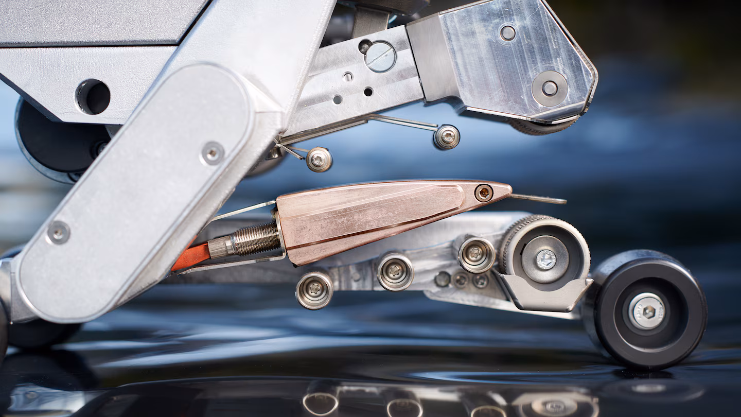 Leister COMET 700, cuña de 90 mm para mayor desempeño en soldadura por solape de geomembranas